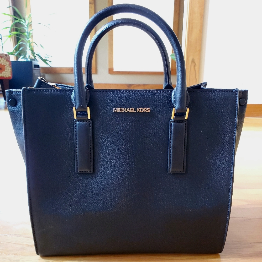 Michael Kors Large Selma Crossbody Satchel